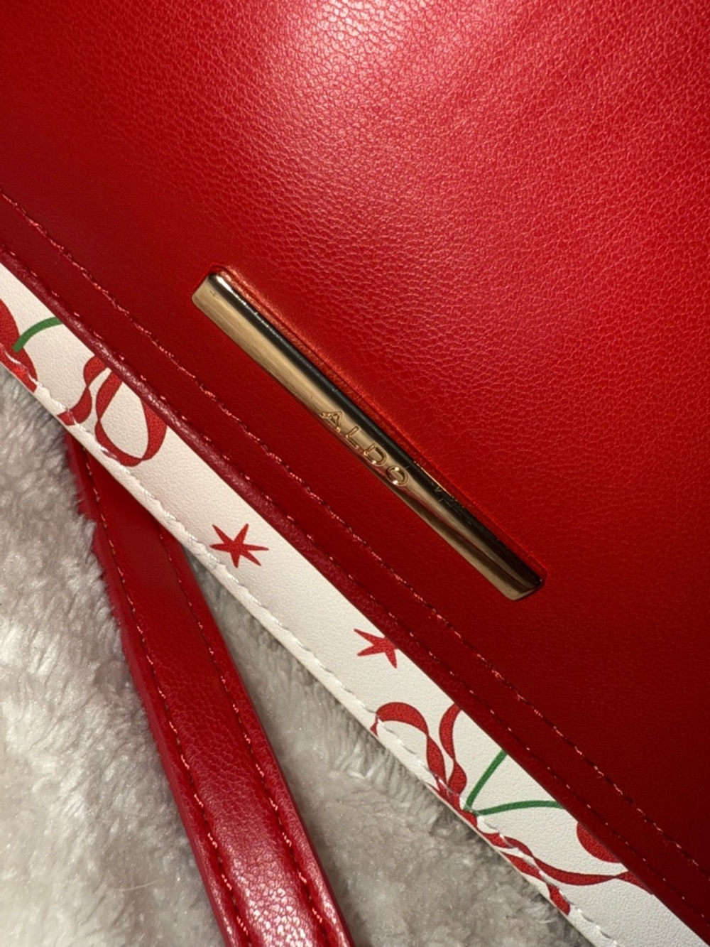 🍒Cherry Bundle! Aldo Cherry Crossbody Bag, Piper K Charm, & Very Cherry Gift Set - Picture 7 of 14